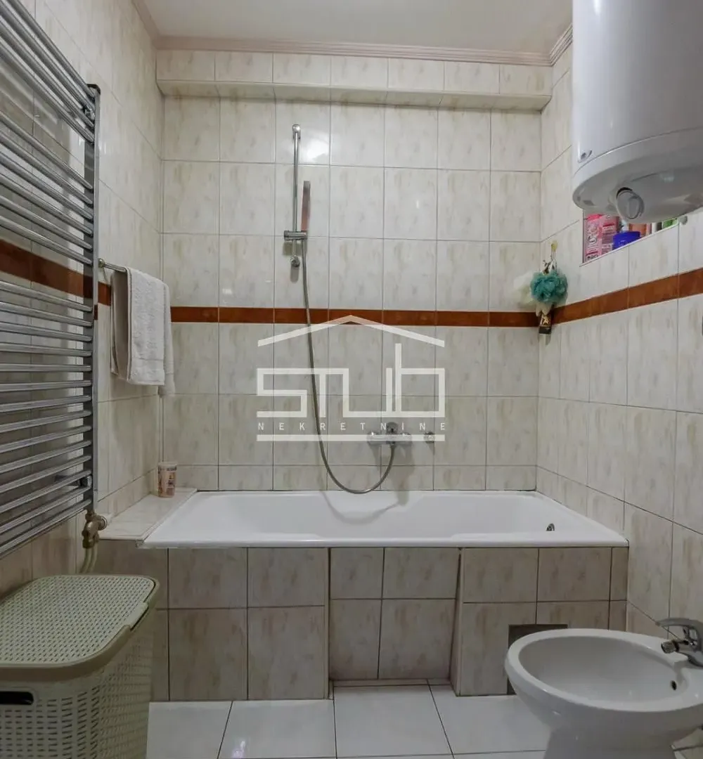 Sale, four bedroom apartment, 105m², Stari Grad, Beograd