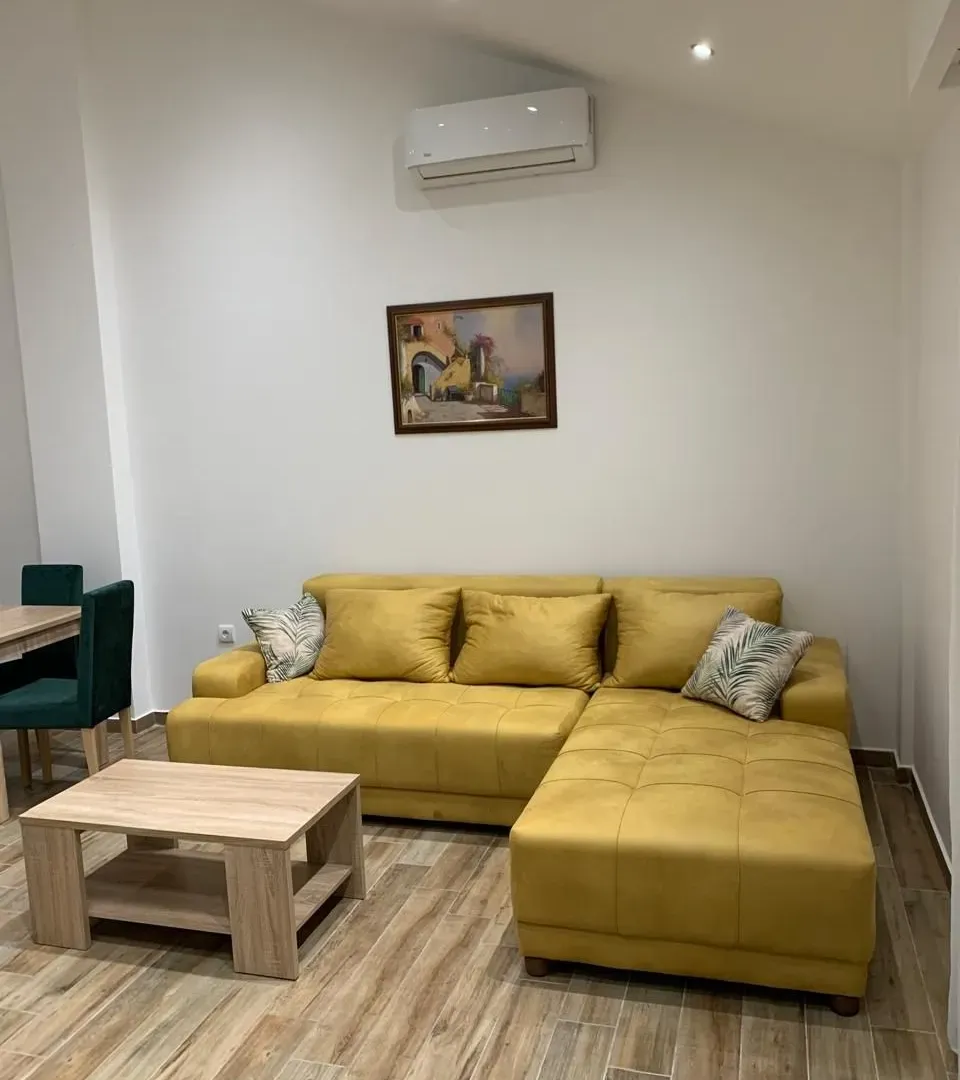 Rent, one bedroom apartment, 65m², Kava, Tivat