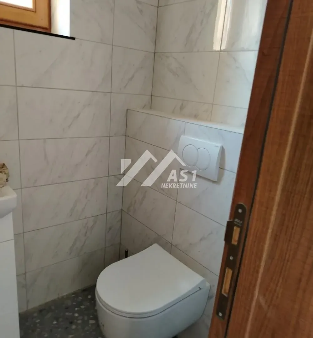 Rent, house, 268m², Adamovićevo Naselje, Novi Sad Sve Podlokacije