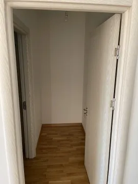 Izdavanje, dvosoban stan, 40m², Tuški Put, Podgorica - image 7