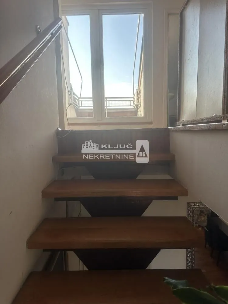 Prodaja, četvorosoban stan, 117m², Kalenić Pijaca, Vračar Sve Podlokacije