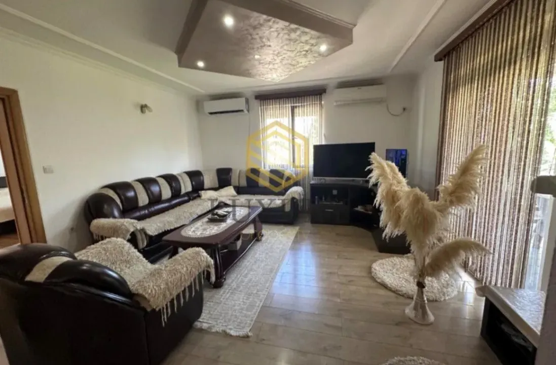 Izdavanje, kuća, 160m², Donja Gorica, Podgorica