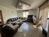 Izdavanje, kuća, 160m², Donja Gorica, Podgorica - image 1