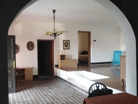 Prodaja, kuća, 489m², Petrovac, Budva - image 2