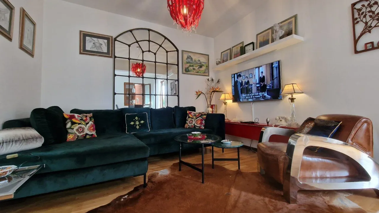 Izdavanje, dvosoban stan, 65m², Budva, Crna Gora