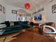 Izdavanje, dvosoban stan, 65m², Budva, Crna Gora - image 1