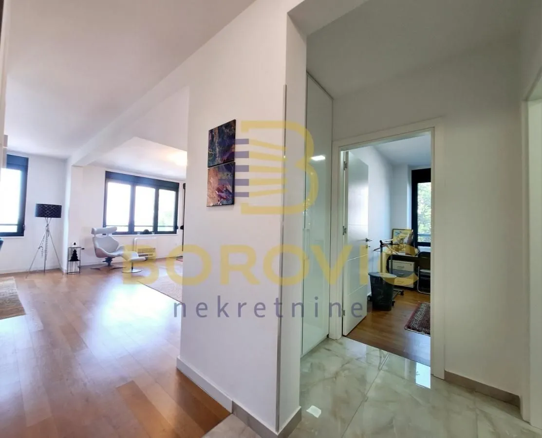Prodaja, četvorosoban stan, 106m², Zemun Sve Podlokacije, Beograd