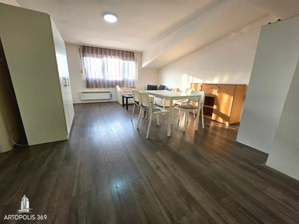 Sale, three bedroom apartment, 59m², Borča 1, Borča Sve Podlokacije