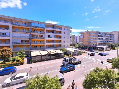 Izdavanje, poslovni prostor, 75m², City Kvart, Podgorica - image 14