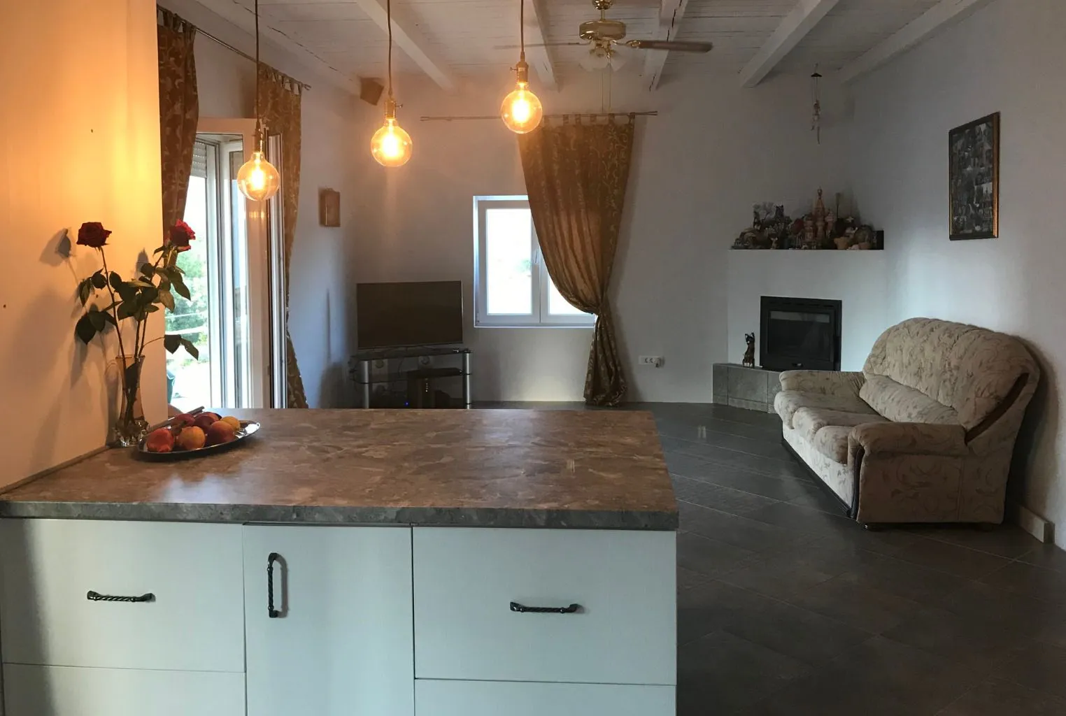 Rent, house, 120m², Vranovići, Kotor