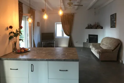 Rent, house, 120m², Vranovići, Kotor - image 8