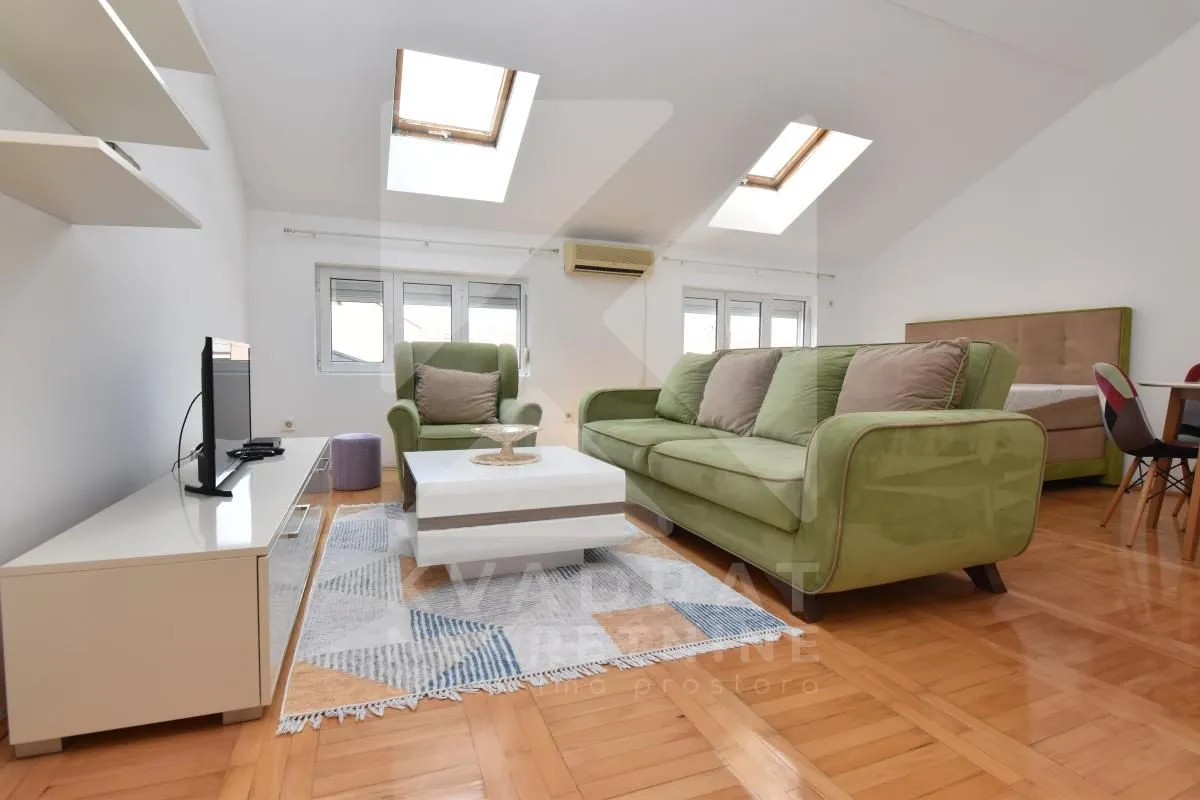 Rent, studio apartment, 34m², Stari Aerodrom, Podgorica