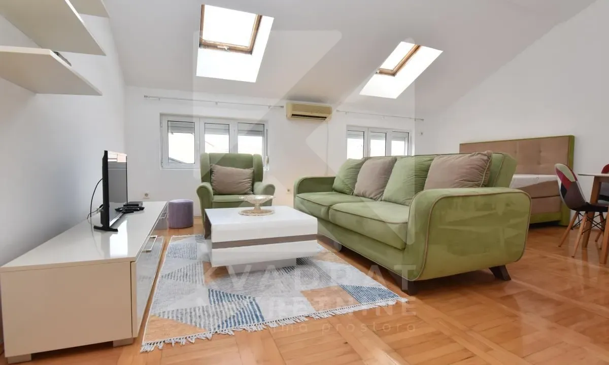 Rent, studio apartment, 34m², Stari Aerodrom, Podgorica