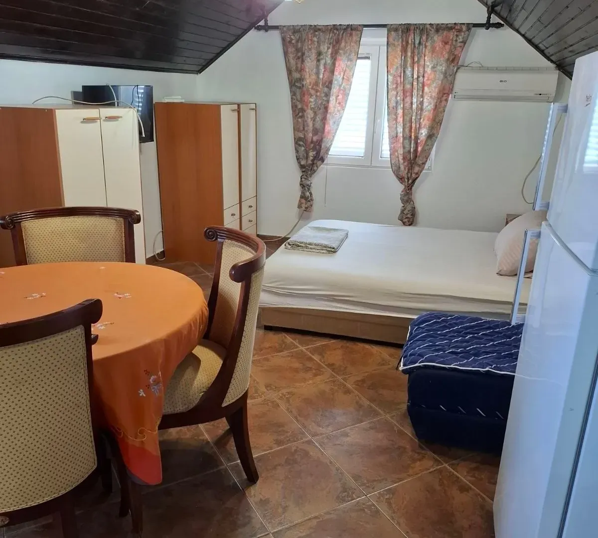 Rent, one bedroom apartment, 30m², Radanovići, Kotor