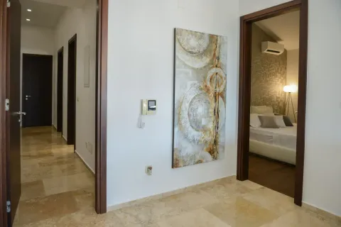 Prodaja, trosoban stan, 218m², Centar, Budva - image 18