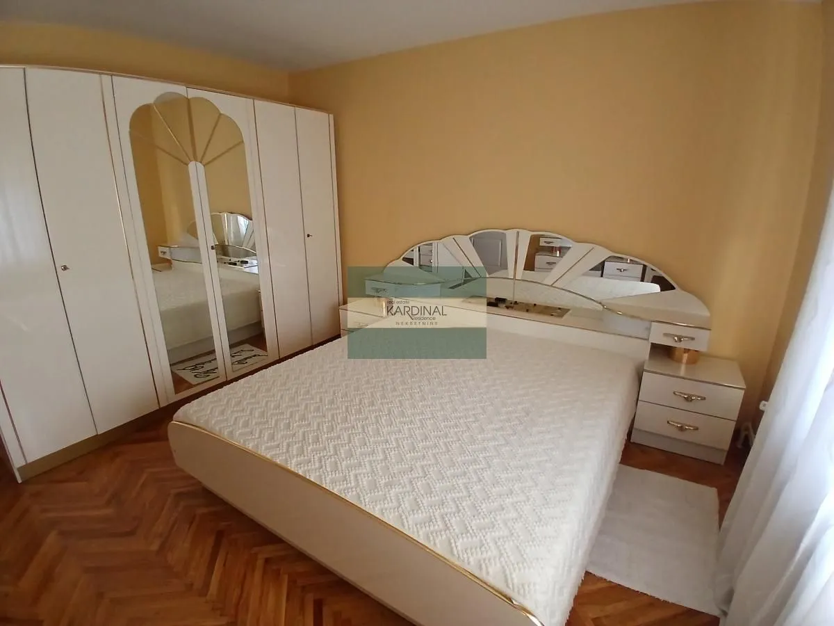 Prodaja, kuća, 379m², Trnava, Jagodina