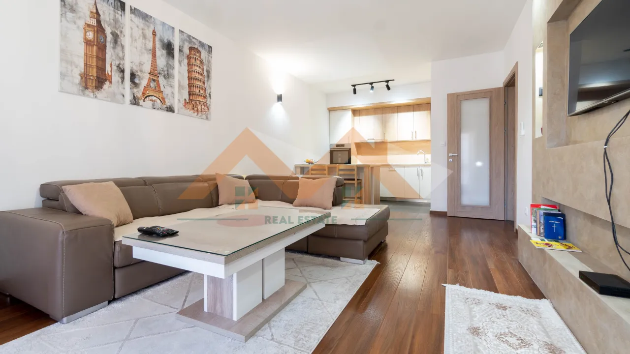 Izdavanje, dvosoban stan, 70m², City Kvart, Podgorica