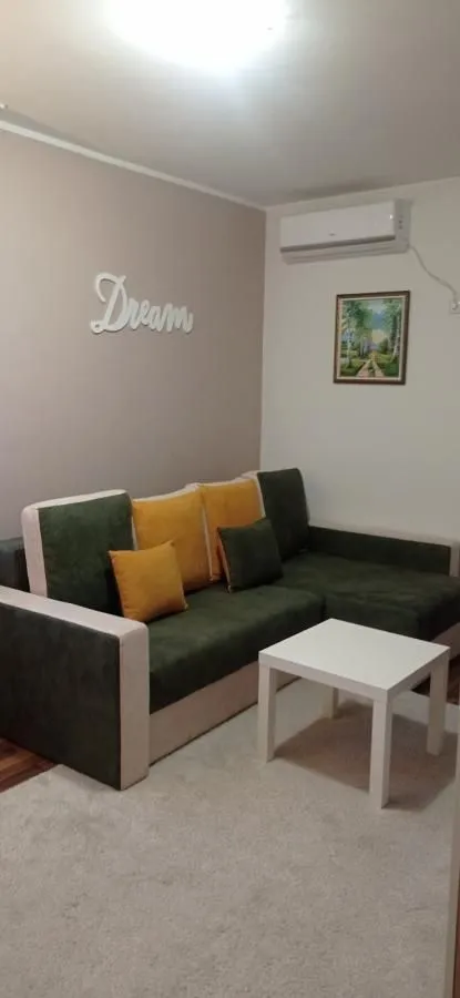 Izdavanje, dvosoban stan, 51m², Salajka, Novi Sad Sve Podlokacije