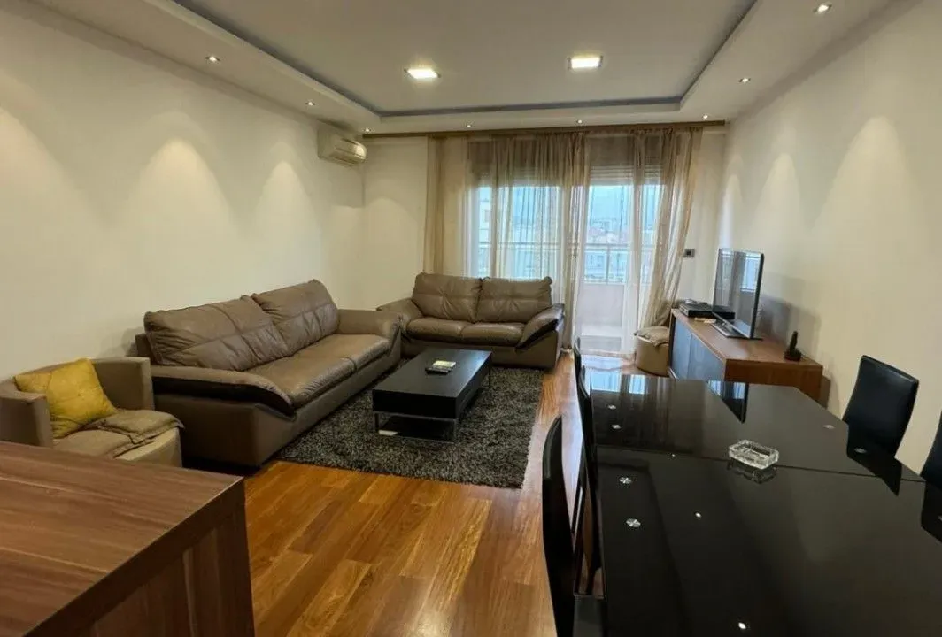 Izdavanje, dvosoban stan, 88m², Preko Morače, Podgorica