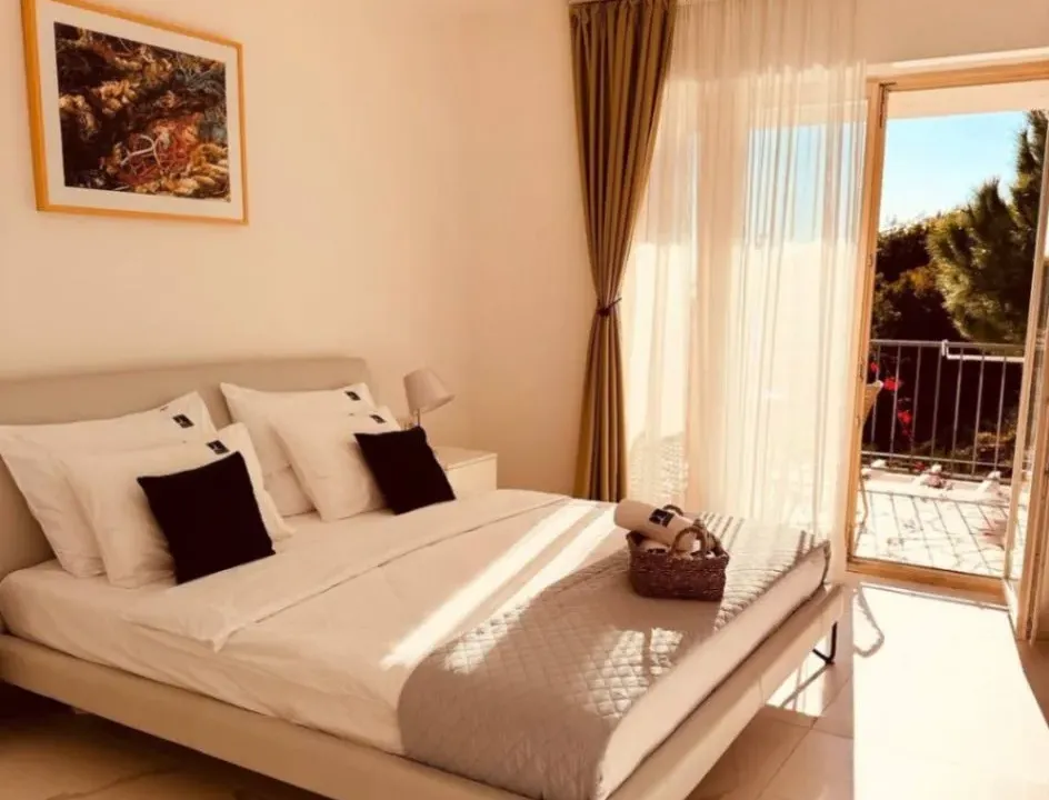 Izdavanje, jednosoban stan, 53m², Bečići, Budva