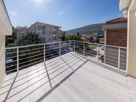 Prodaja, dvosoban stan, 74m², Đenovići, Herceg Novi - image 1