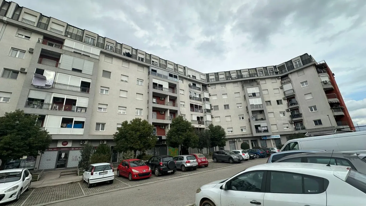 Izdavanje, poslovni prostor, 100m², Stari Aerodrom, Podgorica