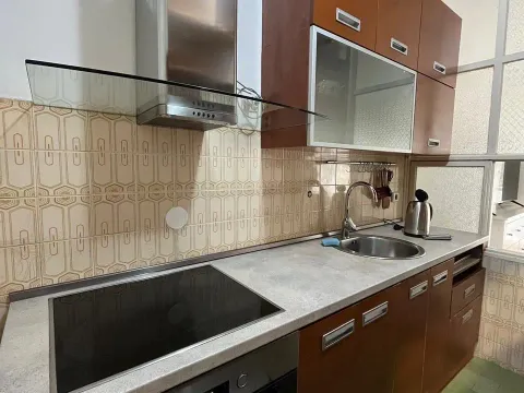 Izdavanje, trosoban stan, 120m², Centar, Podgorica - image 5