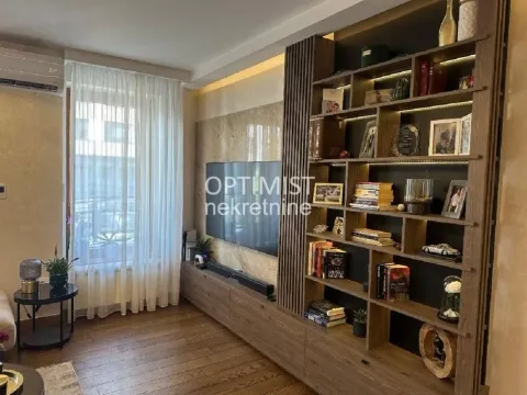 Prodaja, četvorosoban stan, 110m², Južni Bulevar, Vračar Sve Podlokacije - image 3