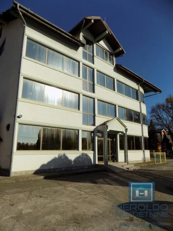 Rent, office space, 1300m², Supska, Ćuprija