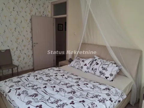 Izdavanje, kuća, 200m², Sremska Kamenica, Petrovaradin - image 19