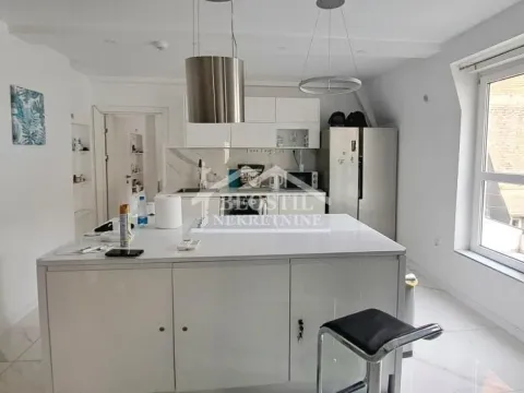 Prodaja, četvorosoban stan, 119m², Stari Grad, Beograd - image 11