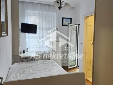 Izdavanje, četvorosoban stan, 86m², Savski Venac, Beograd - image 6