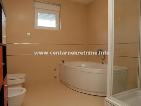 Prodaja, kuća, 254m², Donji Kokoti, Podgorica - image 10