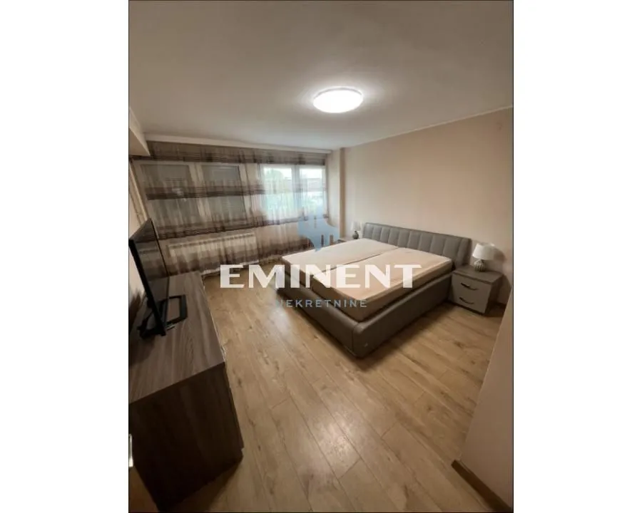 Izdavanje, četvorosoban stan, 75m², Novi Beograd Blok 38, Novi Beograd Sve Podlokacije
