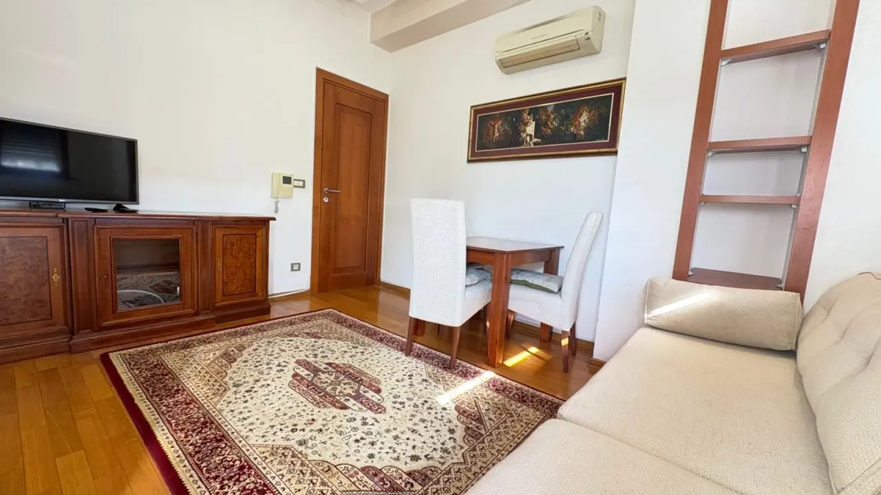 Izdavanje, jednosoban stan, 40m², Preko Morače, Podgorica