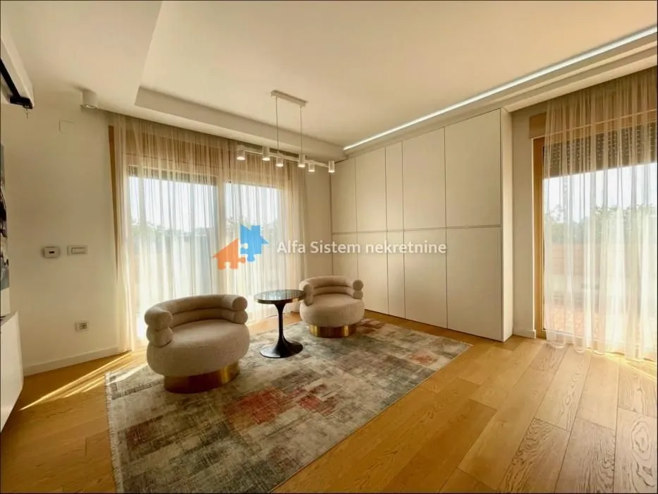 Izdavanje, stan, 240m², Neimar, Vračar Sve Podlokacije
