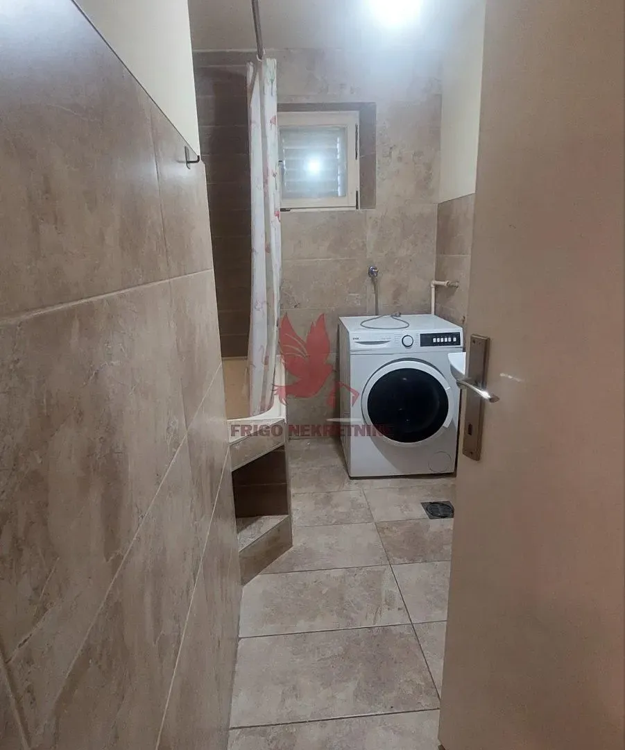 Prodaja, kuća, 210m², Medjulužje, Mladenovac