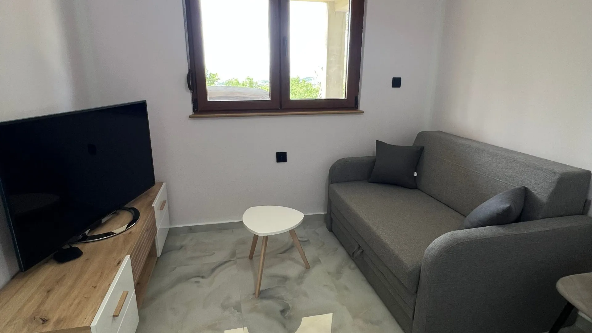 Izdavanje, jednosoban stan, 30m², Stari Bar, Bar