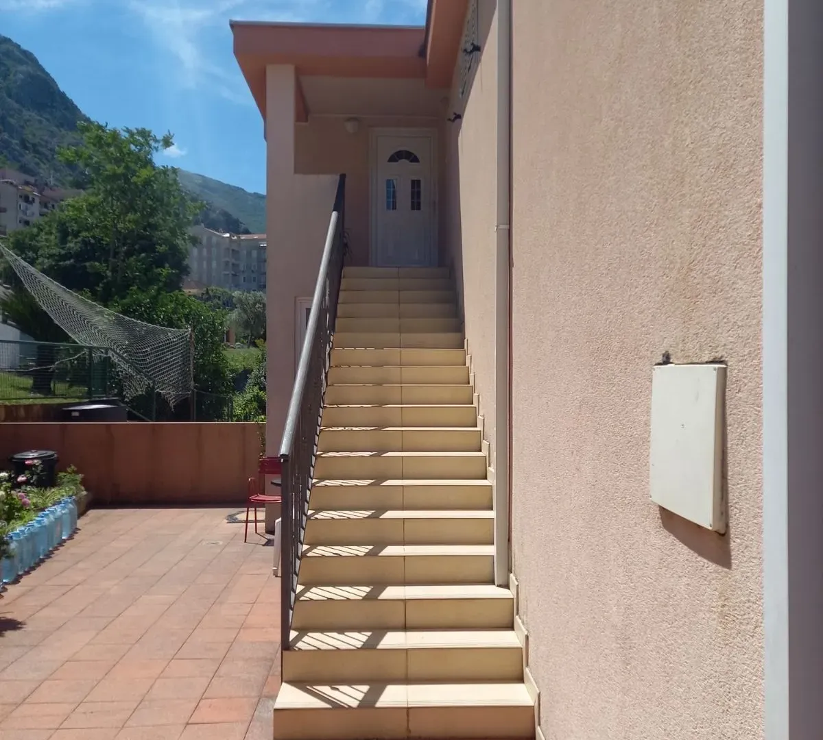 Prodaja, dvosoban stan, 62m², Dobrota, Kotor