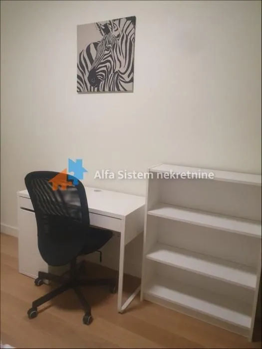 Izdavanje, trosoban stan, 72m², Savski Venac, Beograd