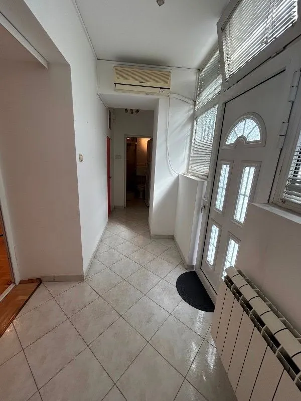 Prodaja, dvosoban stan, 42m², Slavija, Vračar Sve Podlokacije