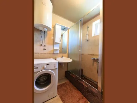 Prodaja, stan, 79m², Kotor, Crna Gora - image 5
