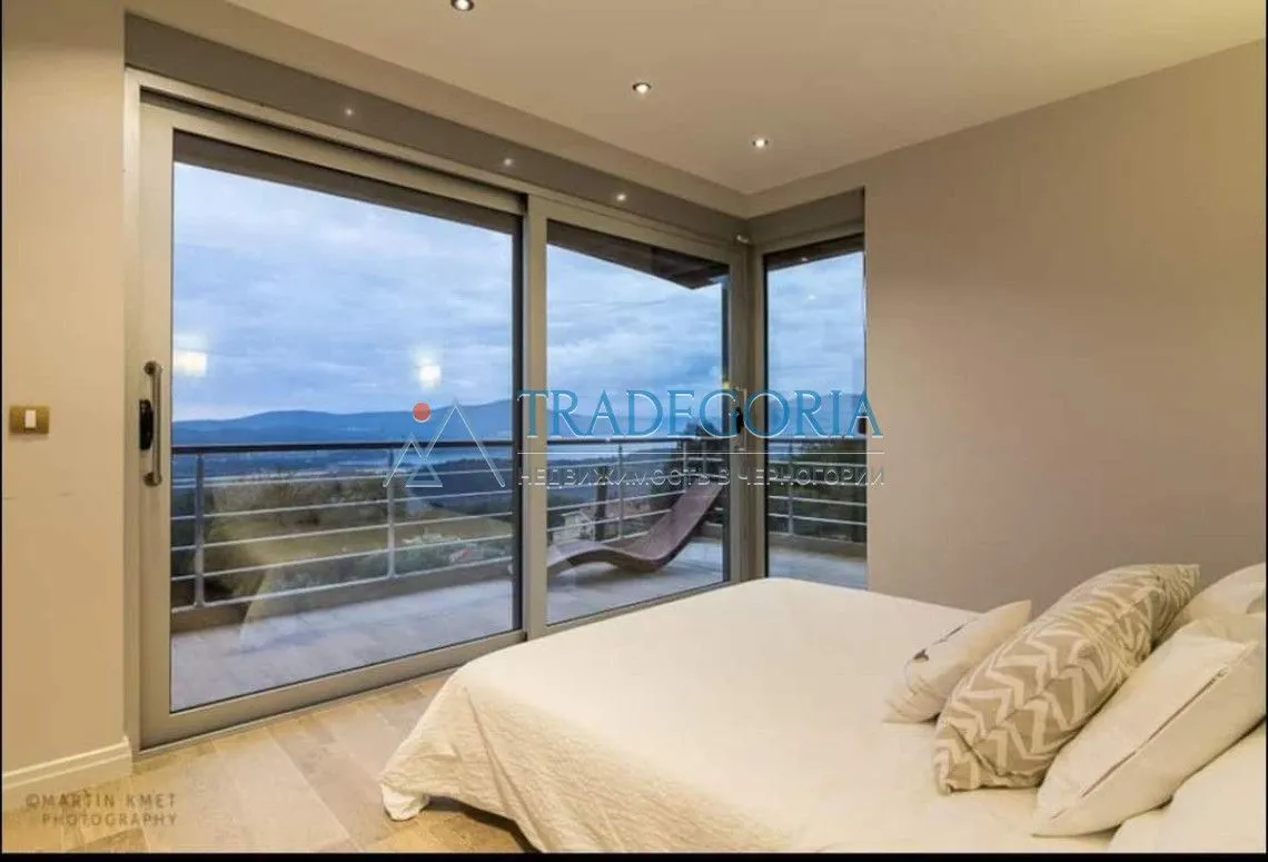 Prodaja, dvosoban stan, 100m², Tivat, Crna Gora