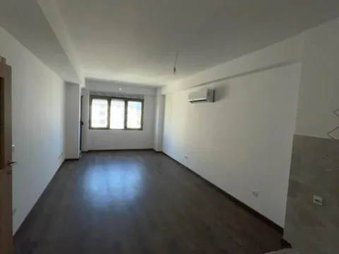 Prodaja, dvosoban stan, 80m², Pobrežje, Podgorica - image 5