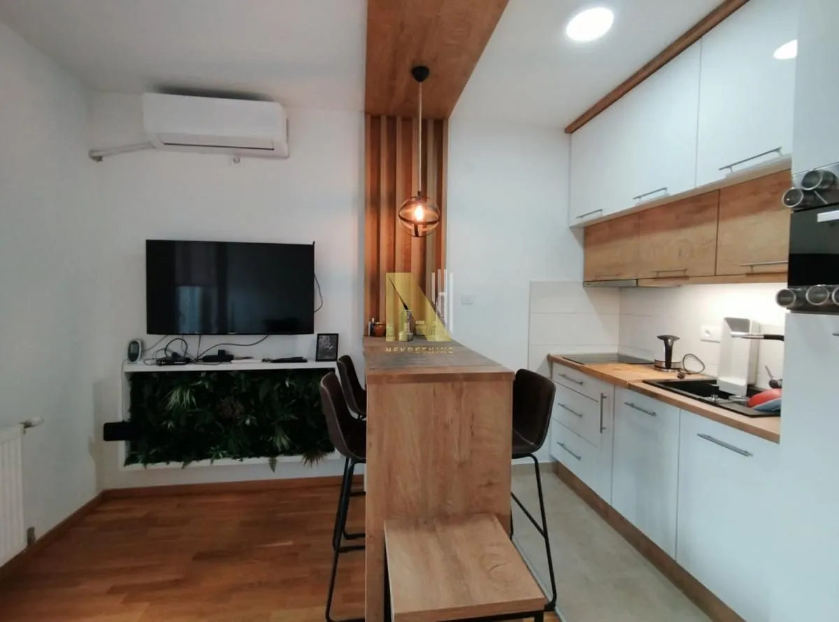 Izdavanje, garsonjera, 27m², Petrovaradin, Novi Sad