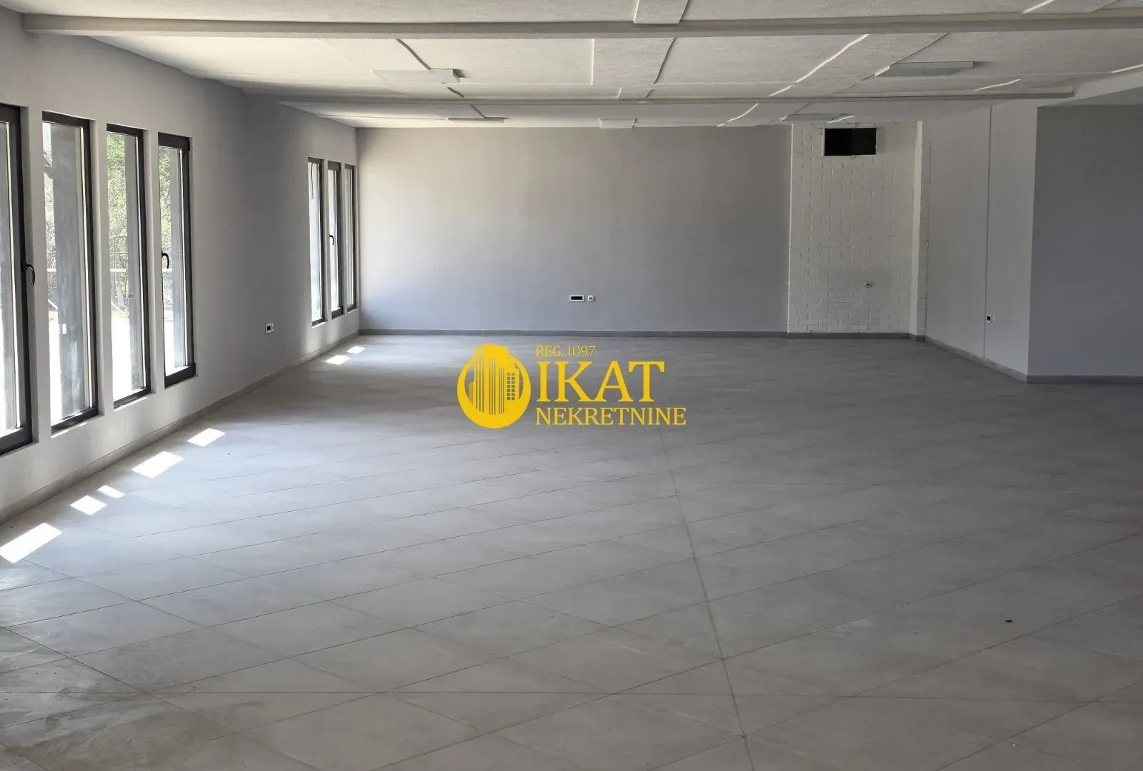 Sale, office space, 552m², Kosjerić, Srbija