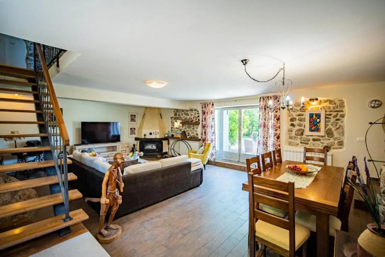 Prodaja, kuća, 150m², Milovići, Tivat