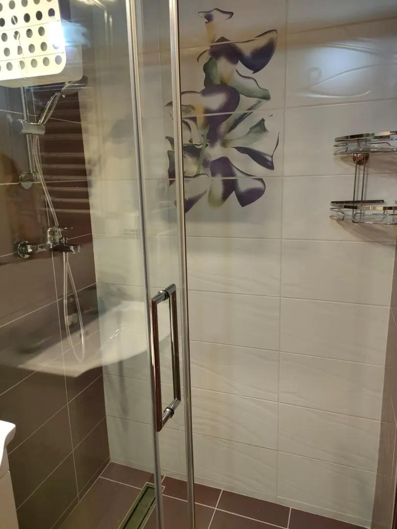 Izdavanje, dvosoban stan, 70m², Centar, Bar