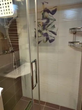 Izdavanje, dvosoban stan, 70m², Centar, Bar - image 16