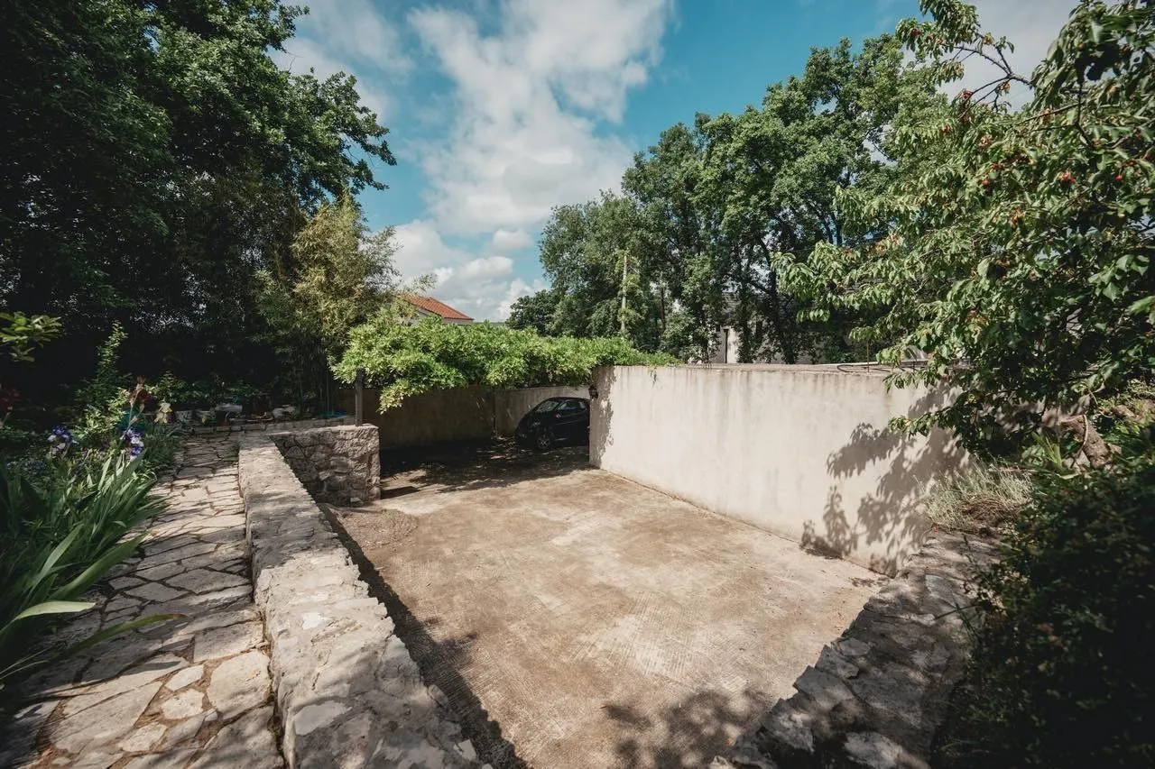 Prodaja, kuća, 349m², Vranići, Podgorica